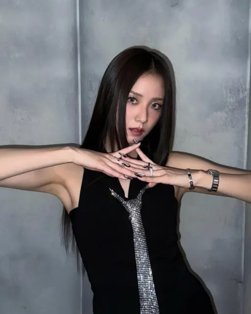 sooyaaa__6 BLACKPINK Jisoo 氦气之歌